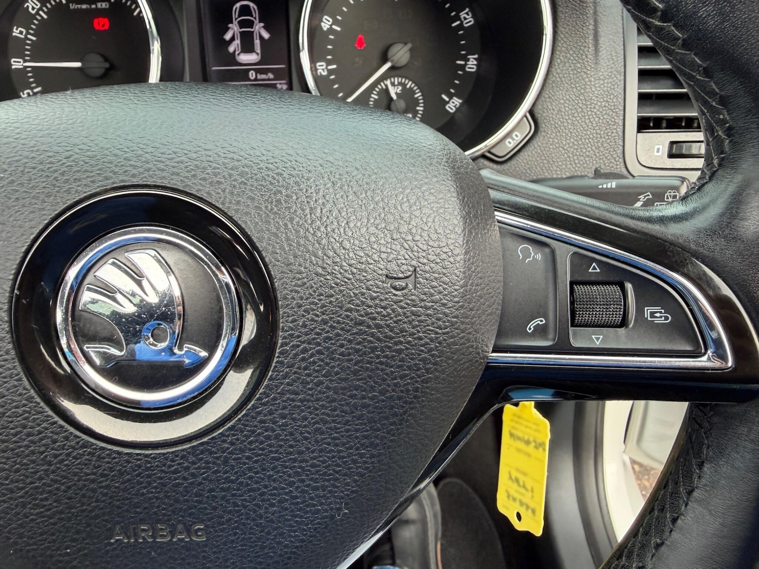 Used Skoda Yeti 2014 for sale - 77203075: Photo 25