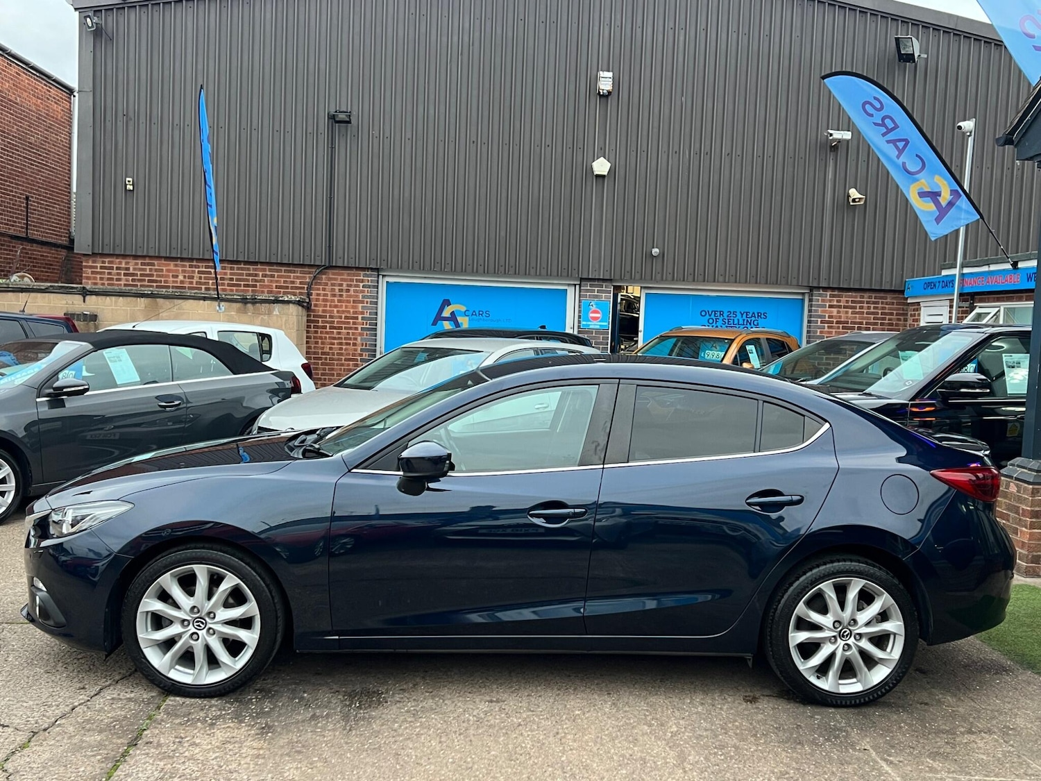 Used Mazda Mazda3 2014 for sale - 76201185: Photo 9