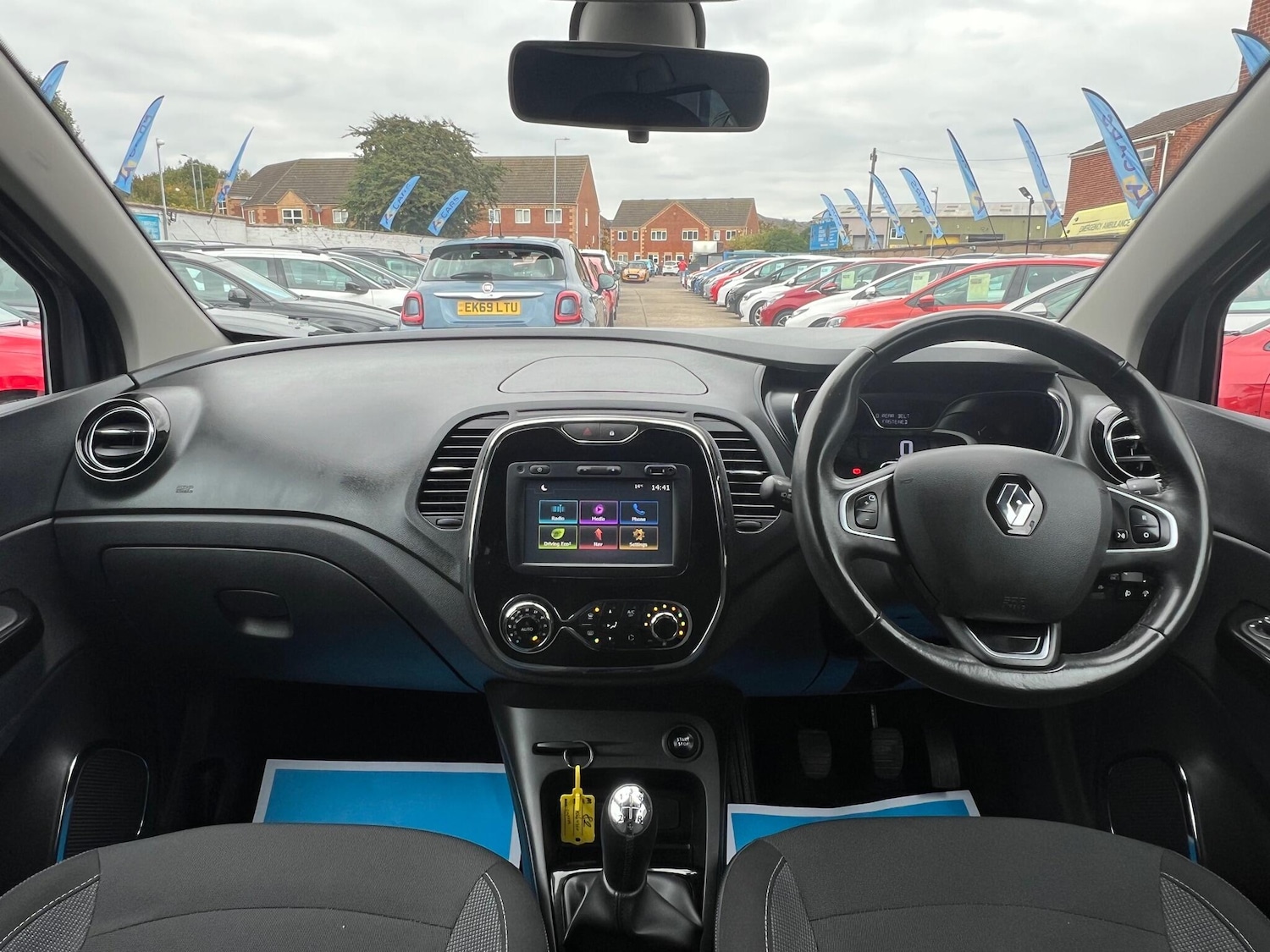 Used Renault Captur 2016 for sale - 76059968: Photo 2