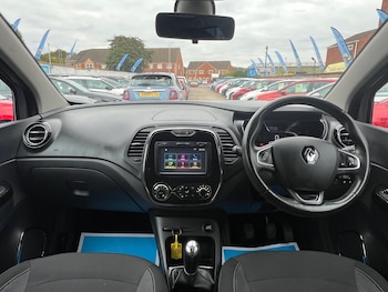 Used Renault Captur 2016 for sale - 76059968: Photo 2