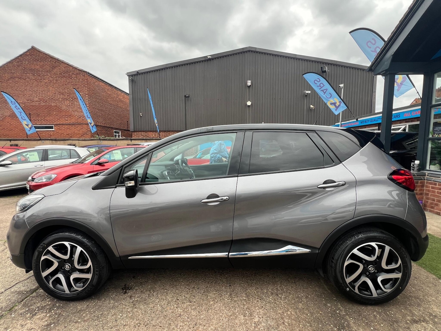 Used Renault Captur 2016 for sale - 76059968: Photo 9