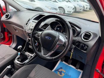 Used Ford Fiesta 2015 for sale - 78902345: Photo