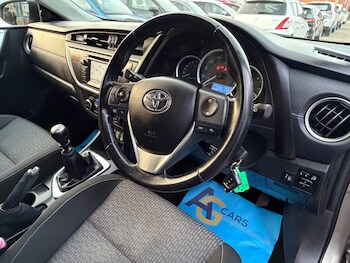 Used Toyota Auris 2014 for sale - 77783121: Photo
