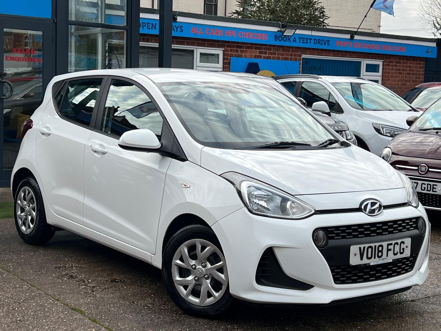 Used Hyundai i10 2018 for sale - 76832490: Photo 1
