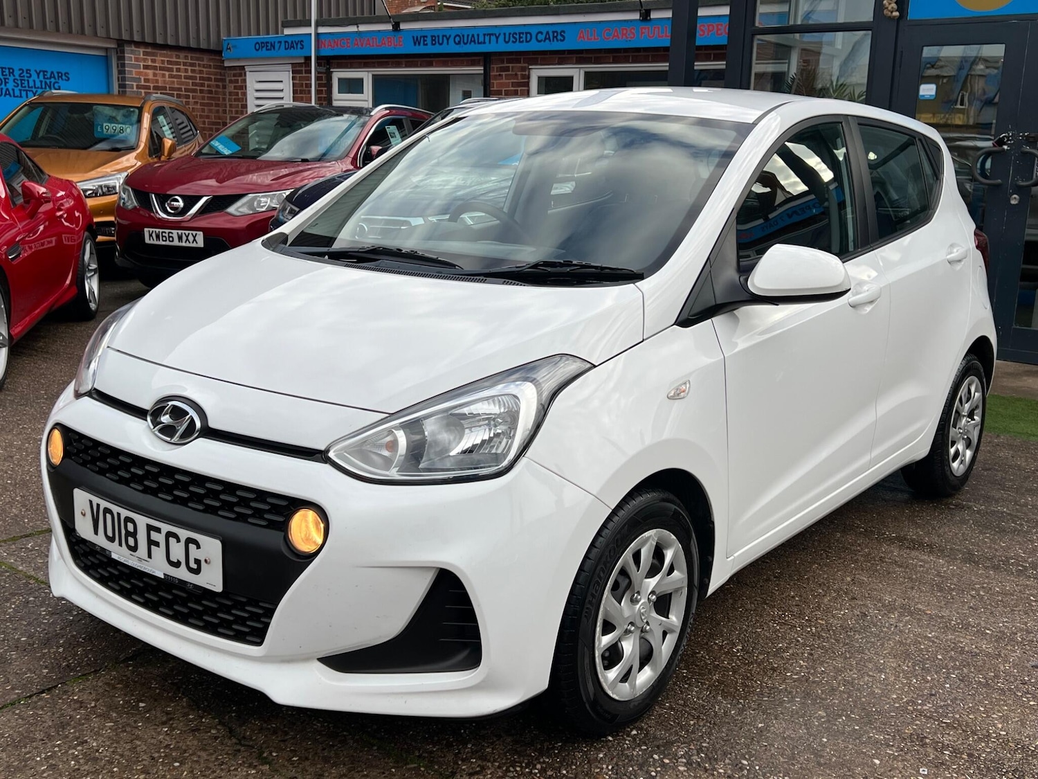Used Hyundai i10 2018 for sale - 76832490: Photo 14