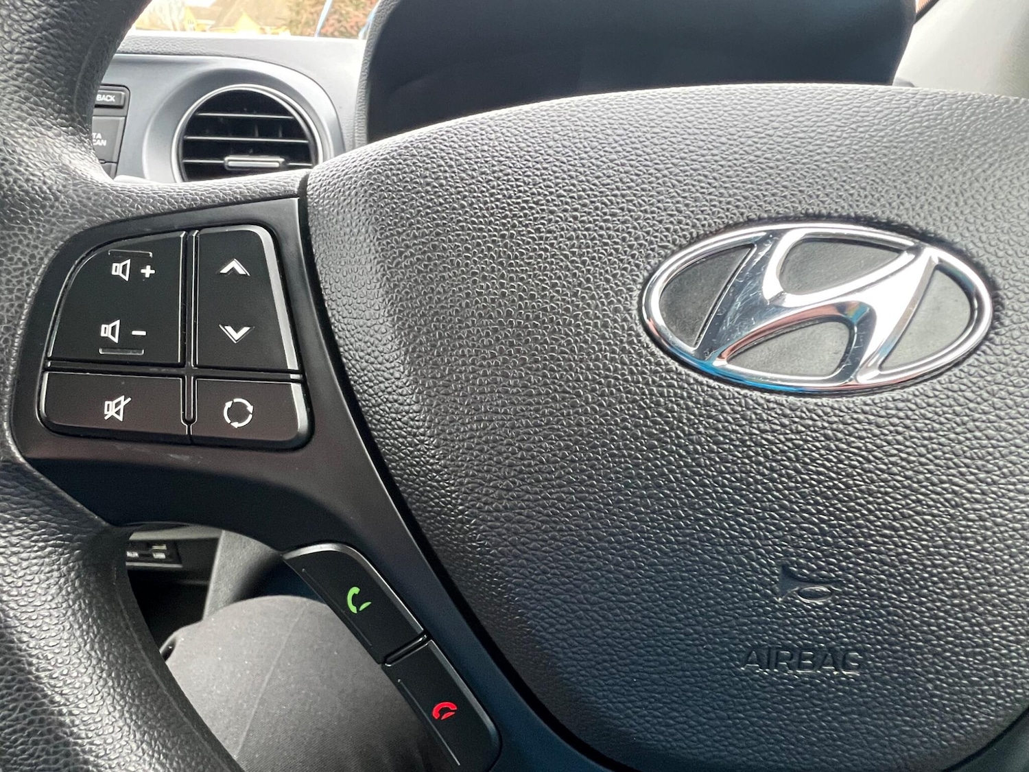 Used Hyundai i10 2018 for sale - 76832490: Photo 23