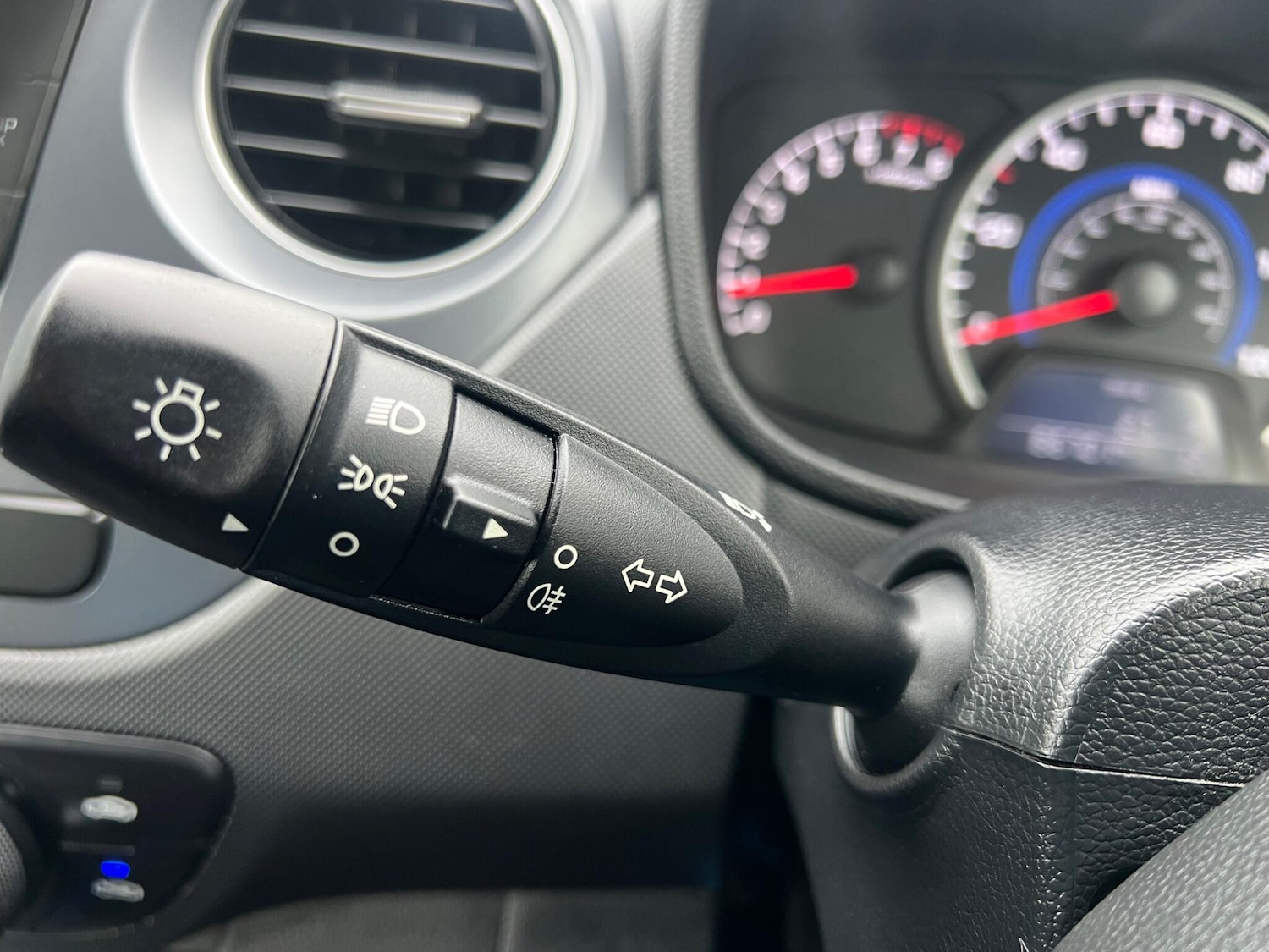 Used Hyundai i10 2018 for sale - 76832490: Photo 25