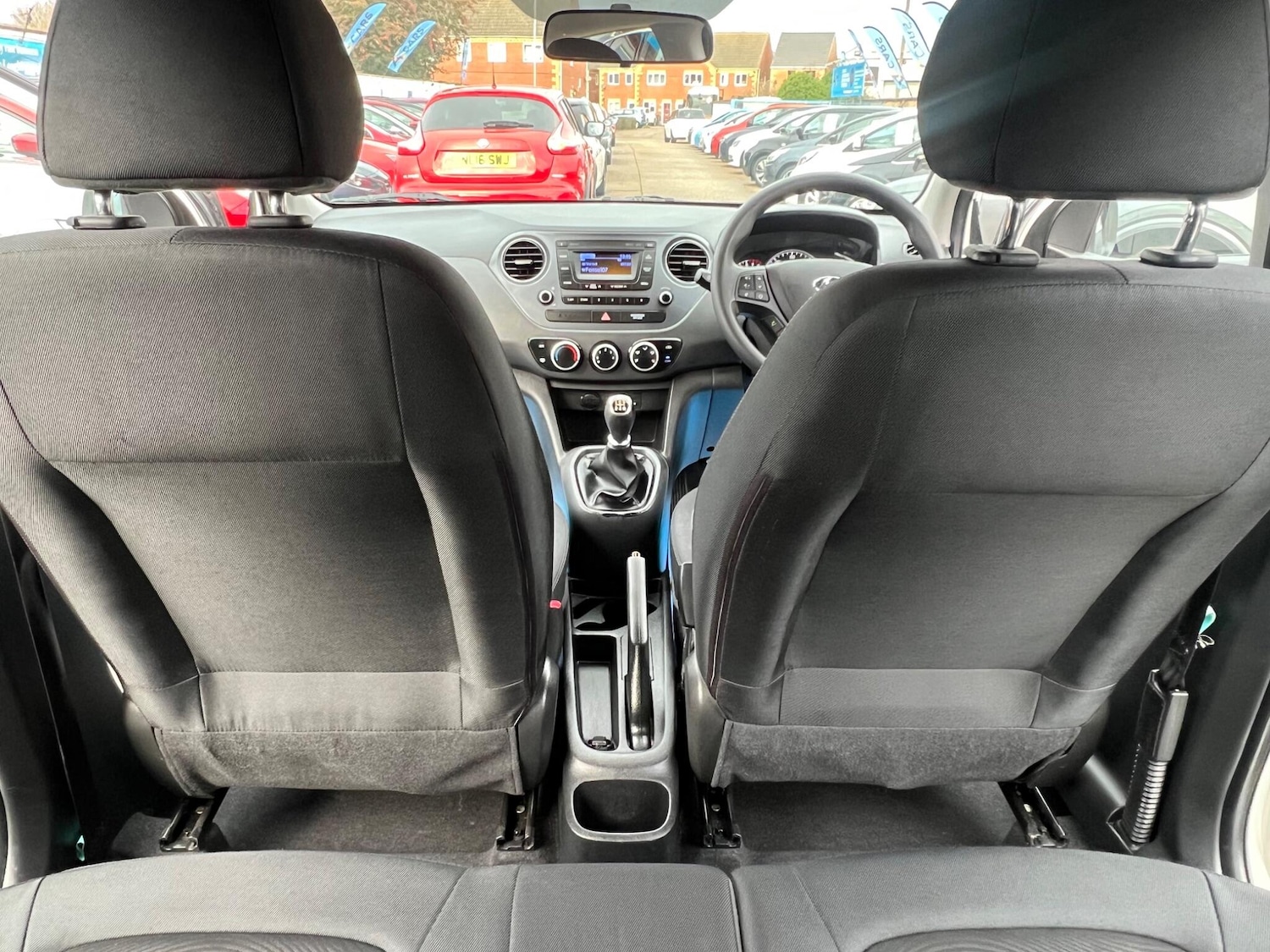 Used Hyundai i10 2018 for sale - 76832490: Photo 38