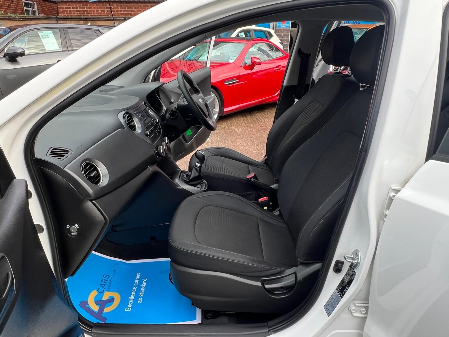 Used Hyundai i10 2018 for sale - 76832490: Photo 4