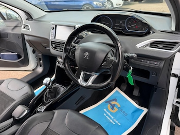 Used Peugeot 2008 2016 for sale - 78705311: Photo