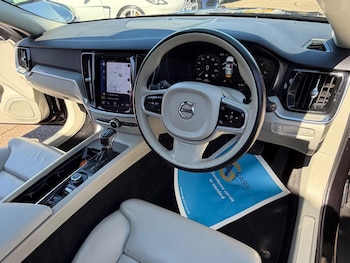 Used Volvo V60 Cross Country 2020 for sale - 78374928: Photo