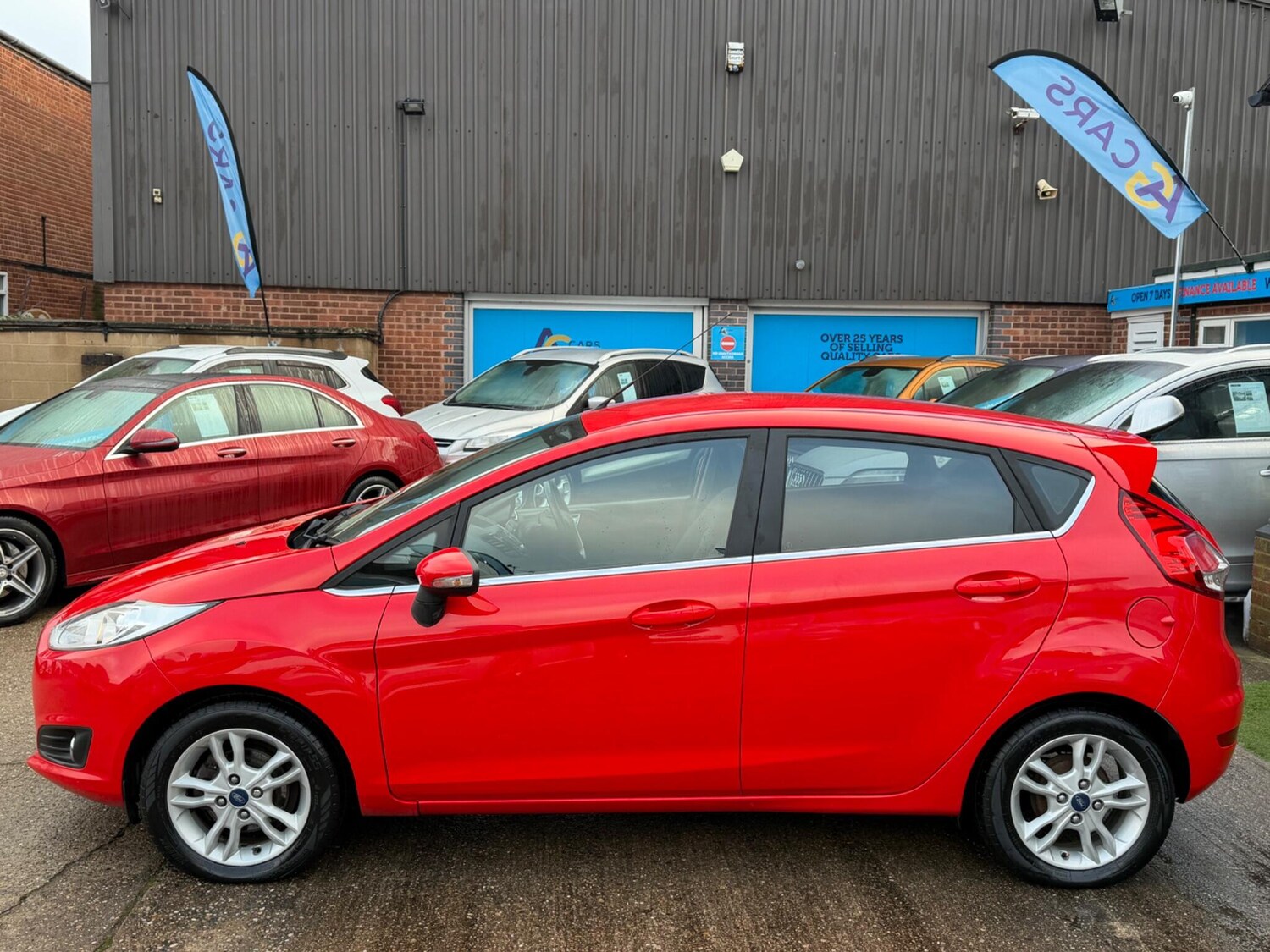 Used Ford Fiesta 2015 for sale - 77163618: Photo 42