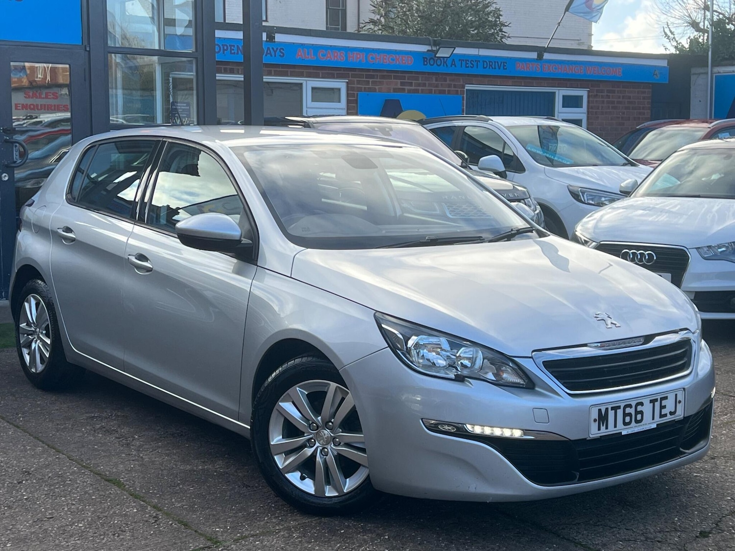 Used Peugeot 308 2017 for sale - 76832238: Photo 1
