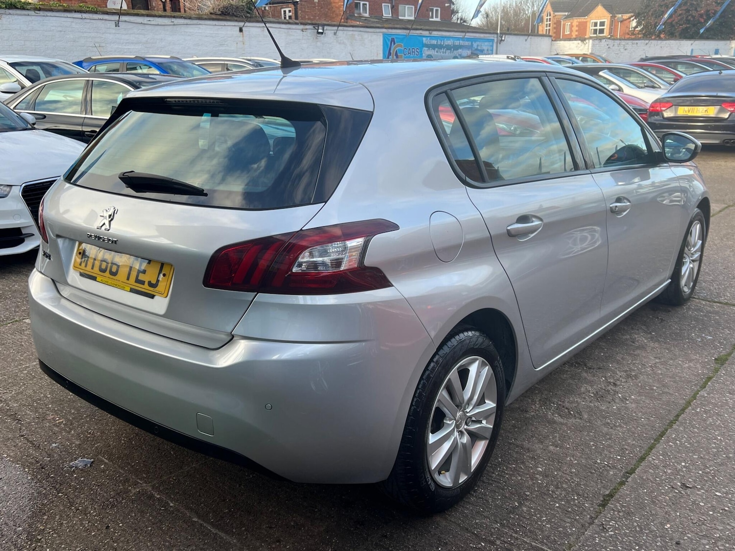 Used Peugeot 308 2017 for sale - 76832238: Photo 10