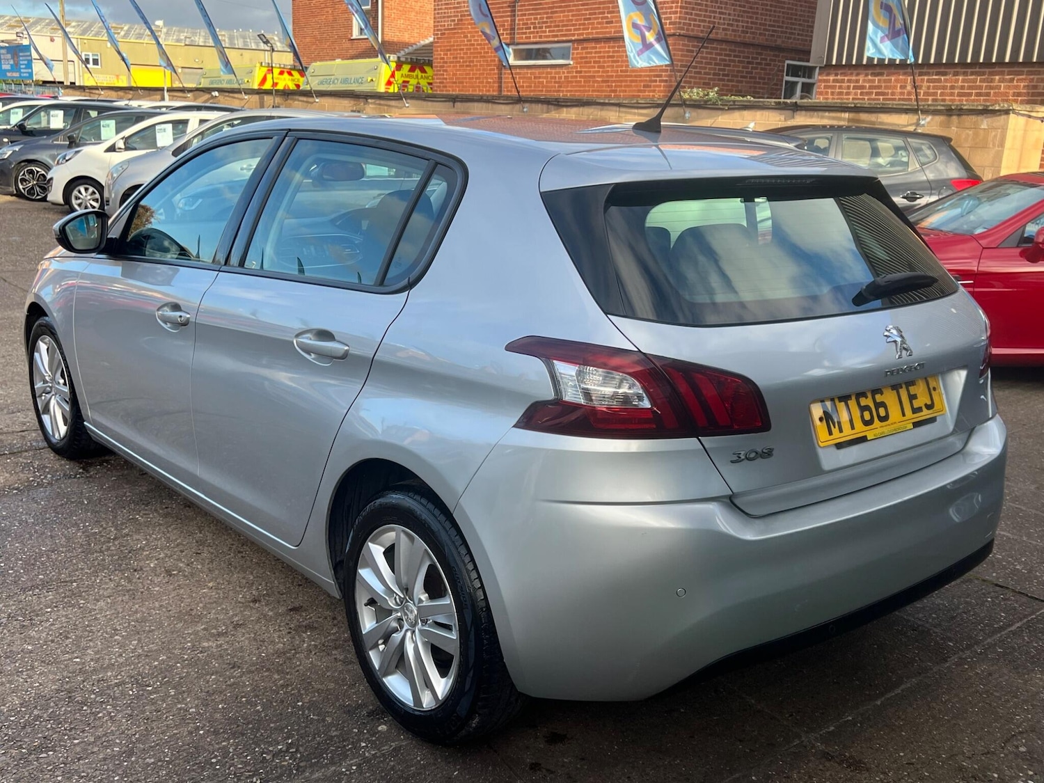 Used Peugeot 308 2017 for sale - 76832238: Photo 11
