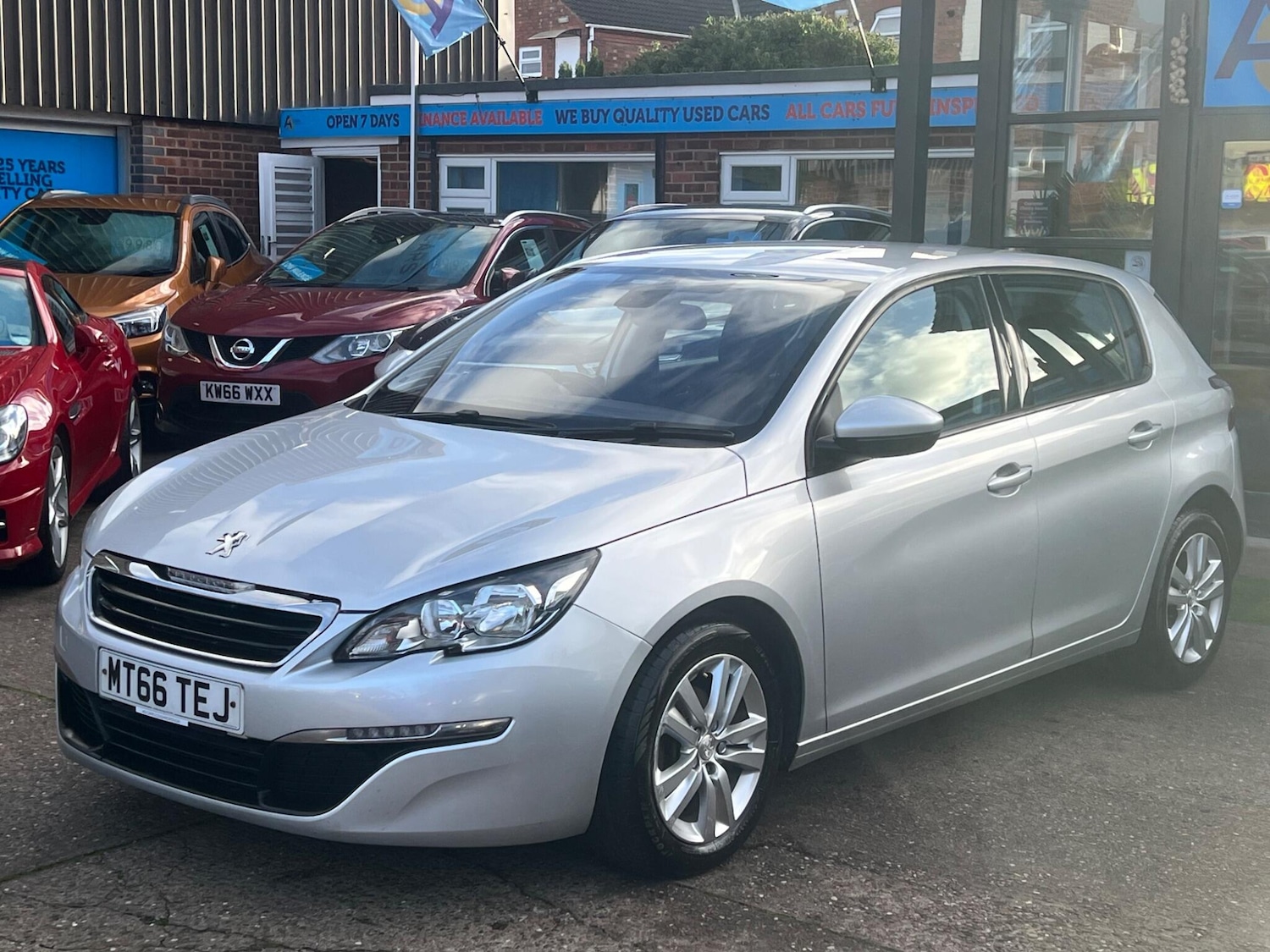 Used Peugeot 308 2017 for sale - 76832238: Photo 14