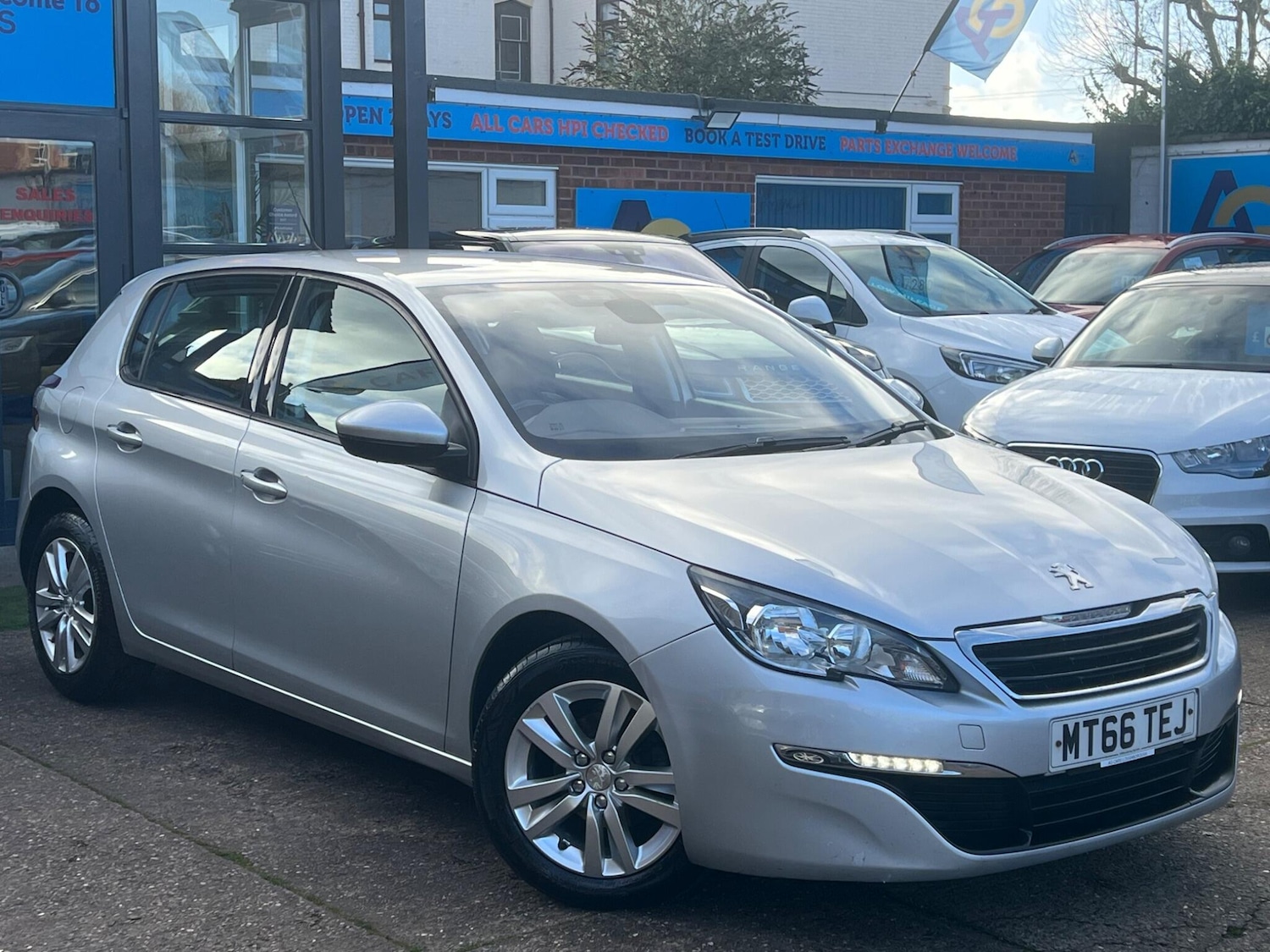 Used Peugeot 308 2017 for sale - 76832238: Photo 18