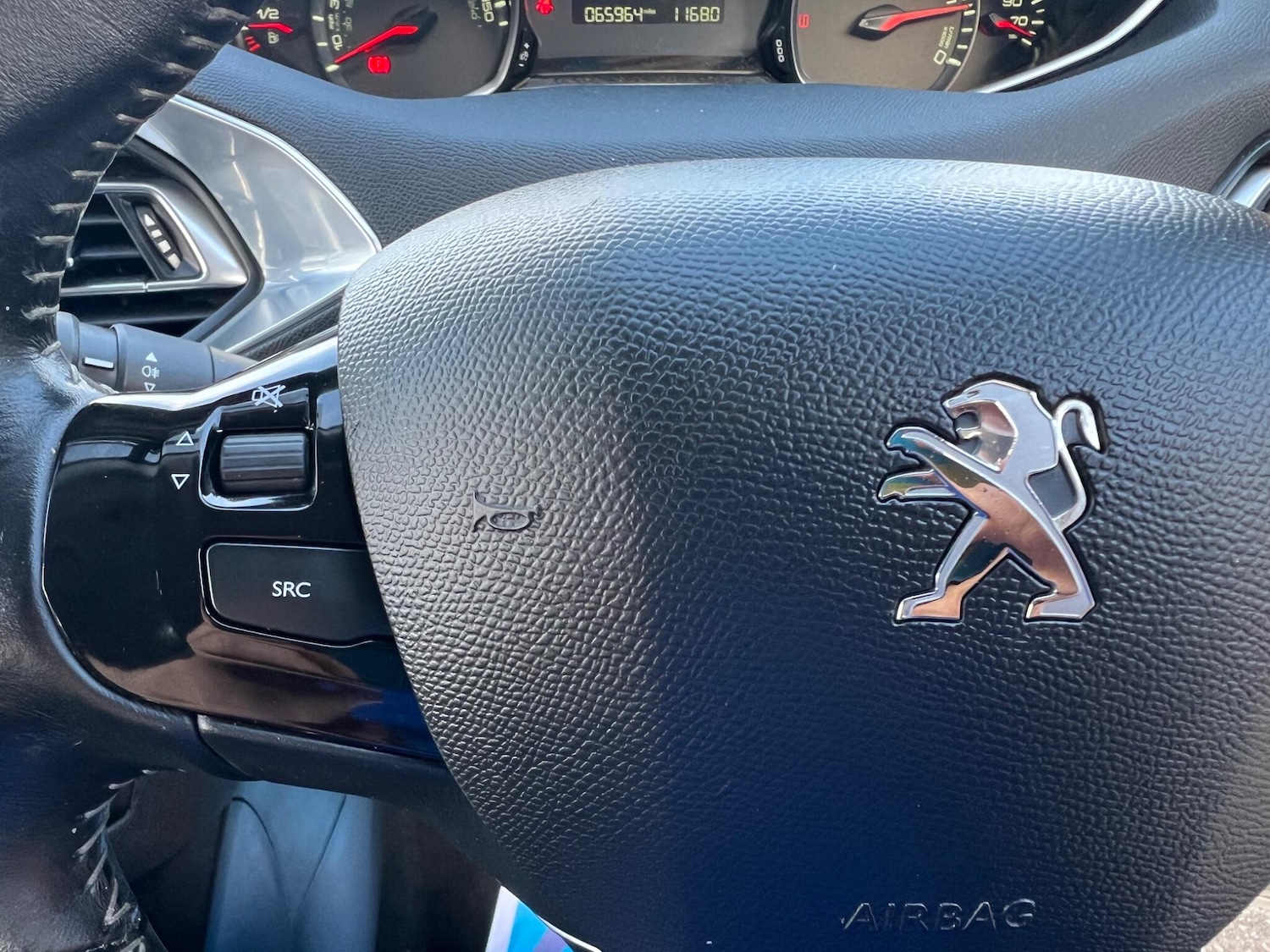 Used Peugeot 308 2017 for sale - 76832238: Photo 25