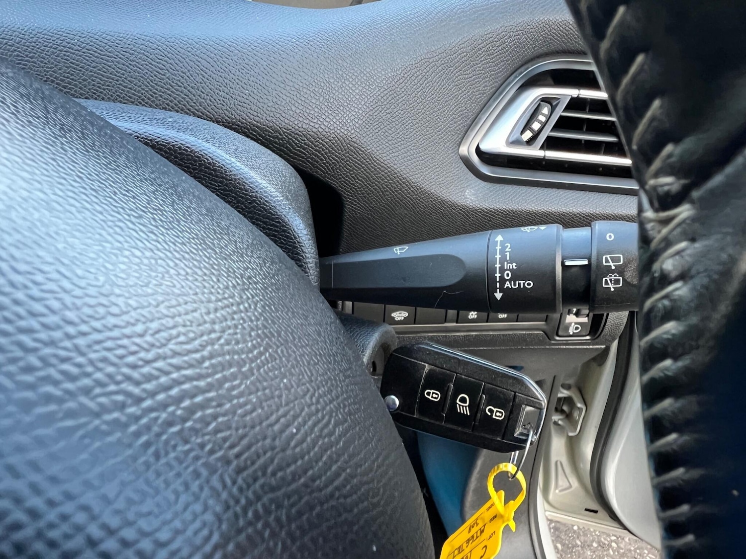 Used Peugeot 308 2017 for sale - 76832238: Photo 30