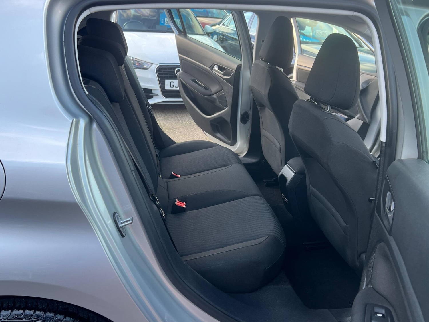 Used Peugeot 308 2017 for sale - 76832238: Photo 35