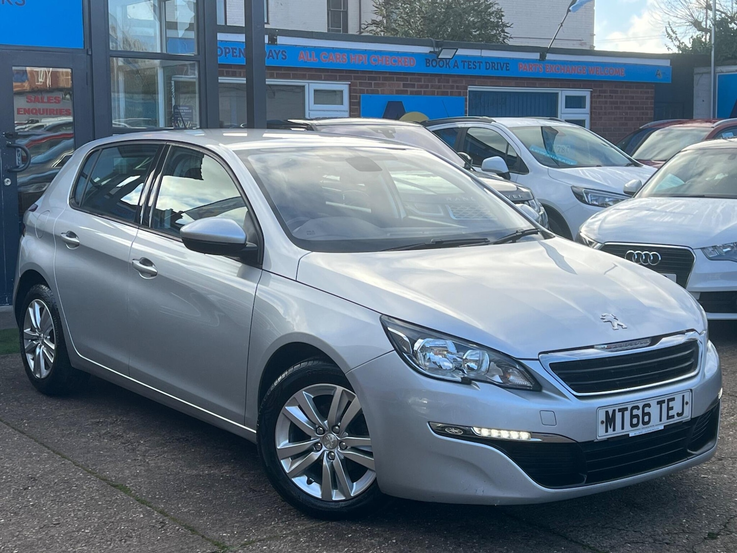 Used Peugeot 308 2017 for sale - 76832238: Photo 42