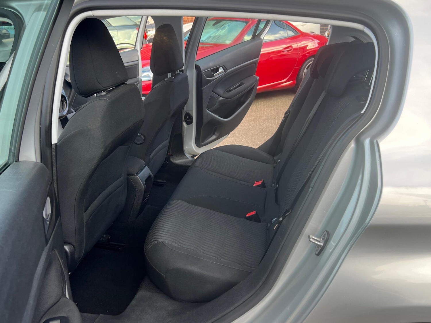 Used Peugeot 308 2017 for sale - 76832238: Photo 5