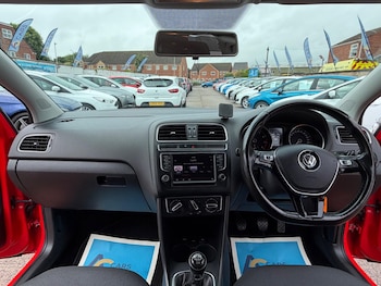 Used Volkswagen Polo 2015 for sale - 78989286: Photo