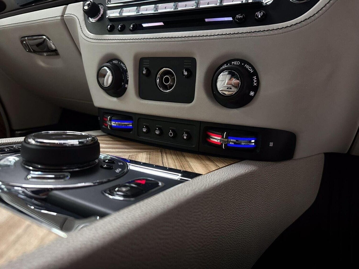 Used Rolls-Royce Wraith 2014 for sale - 76422097: Photo 24