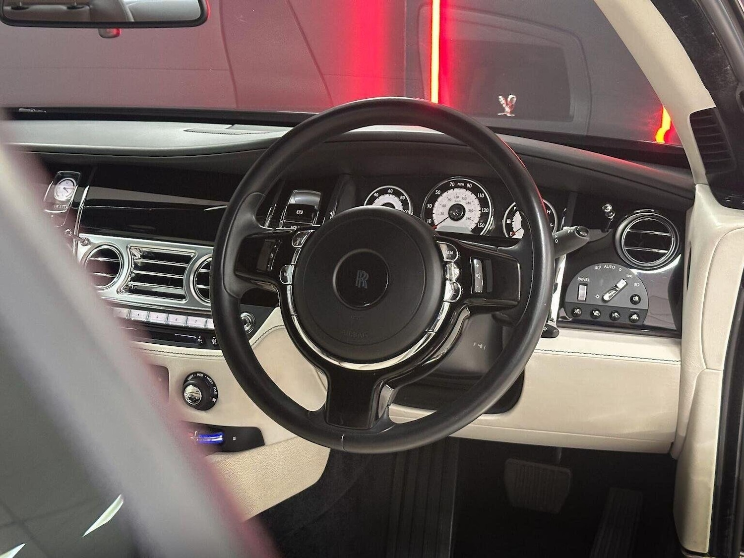 Used Rolls-Royce Wraith 2014 for sale - 76422097: Photo 40