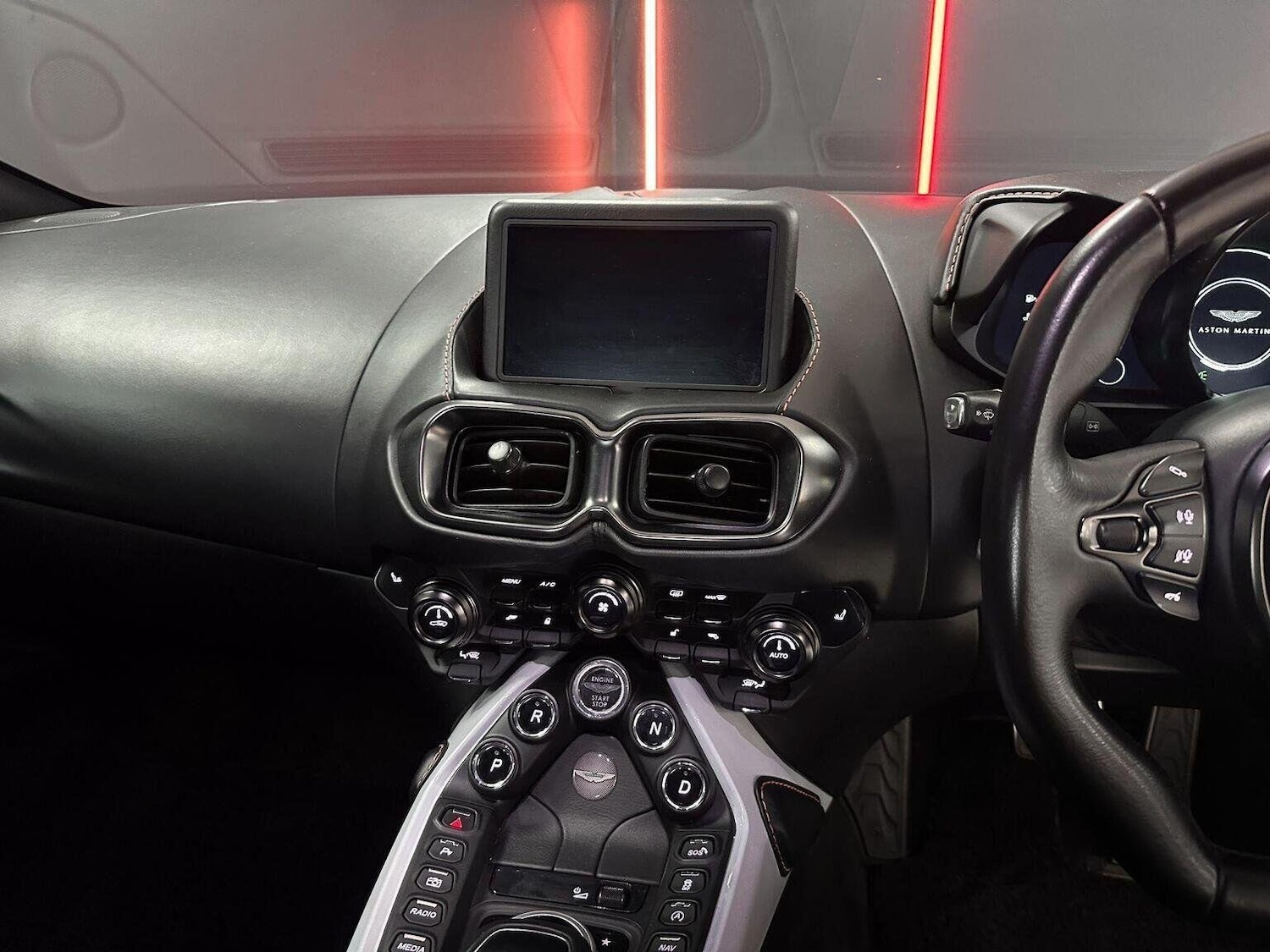 Used Aston Martin Vantage 2020 for sale - 76422100: Photo 17