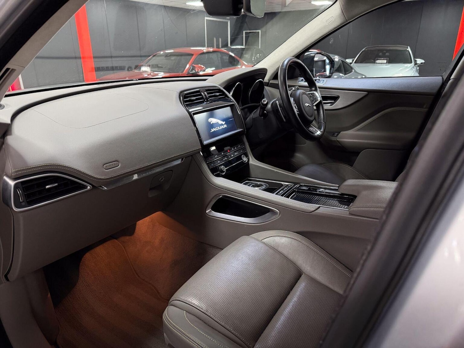 Used Jaguar F-Pace 2019 for sale - 77118674: Photo 31