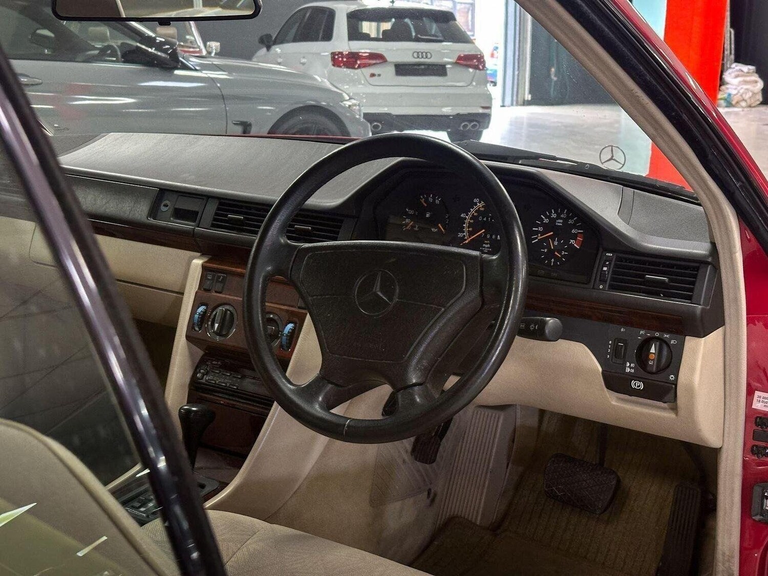 Used Mercedes-Benz E Class 1993 for sale - 77464686: Photo 35