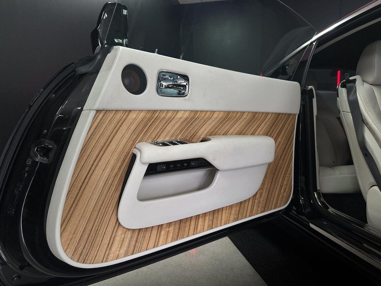 Used Rolls-Royce Wraith 2014 for sale - 77464898: Photo 23