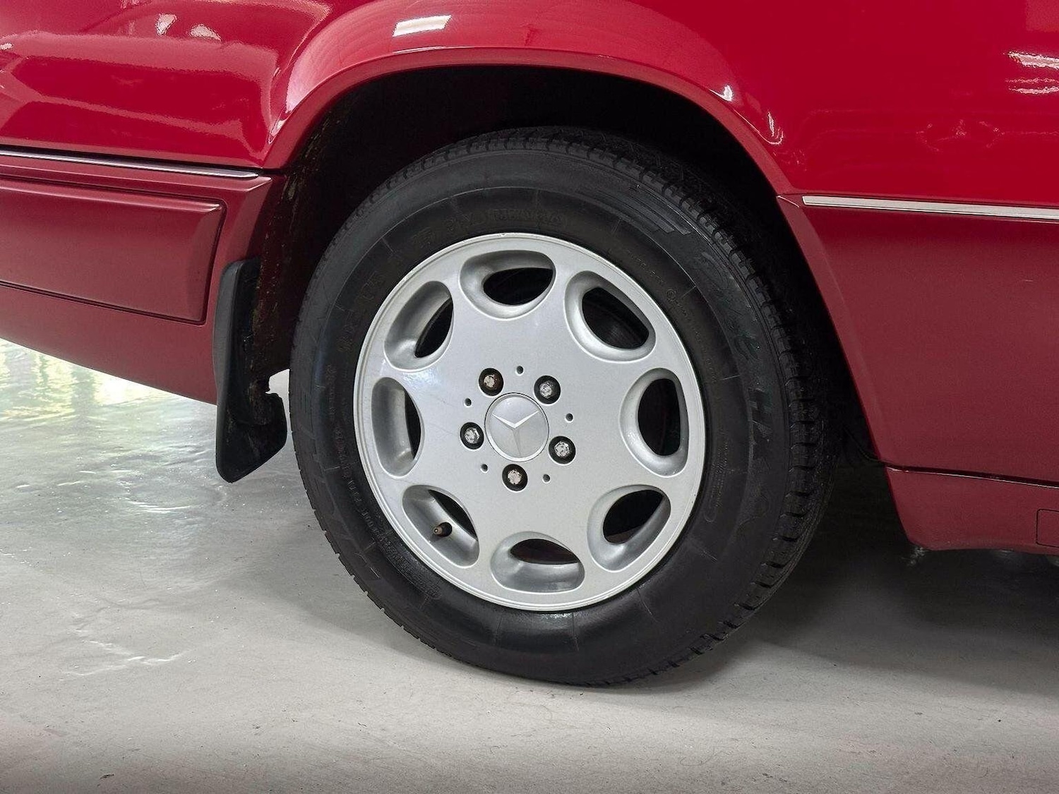 Used Mercedes-Benz E Class 1993 for sale - 76793790: Photo 20