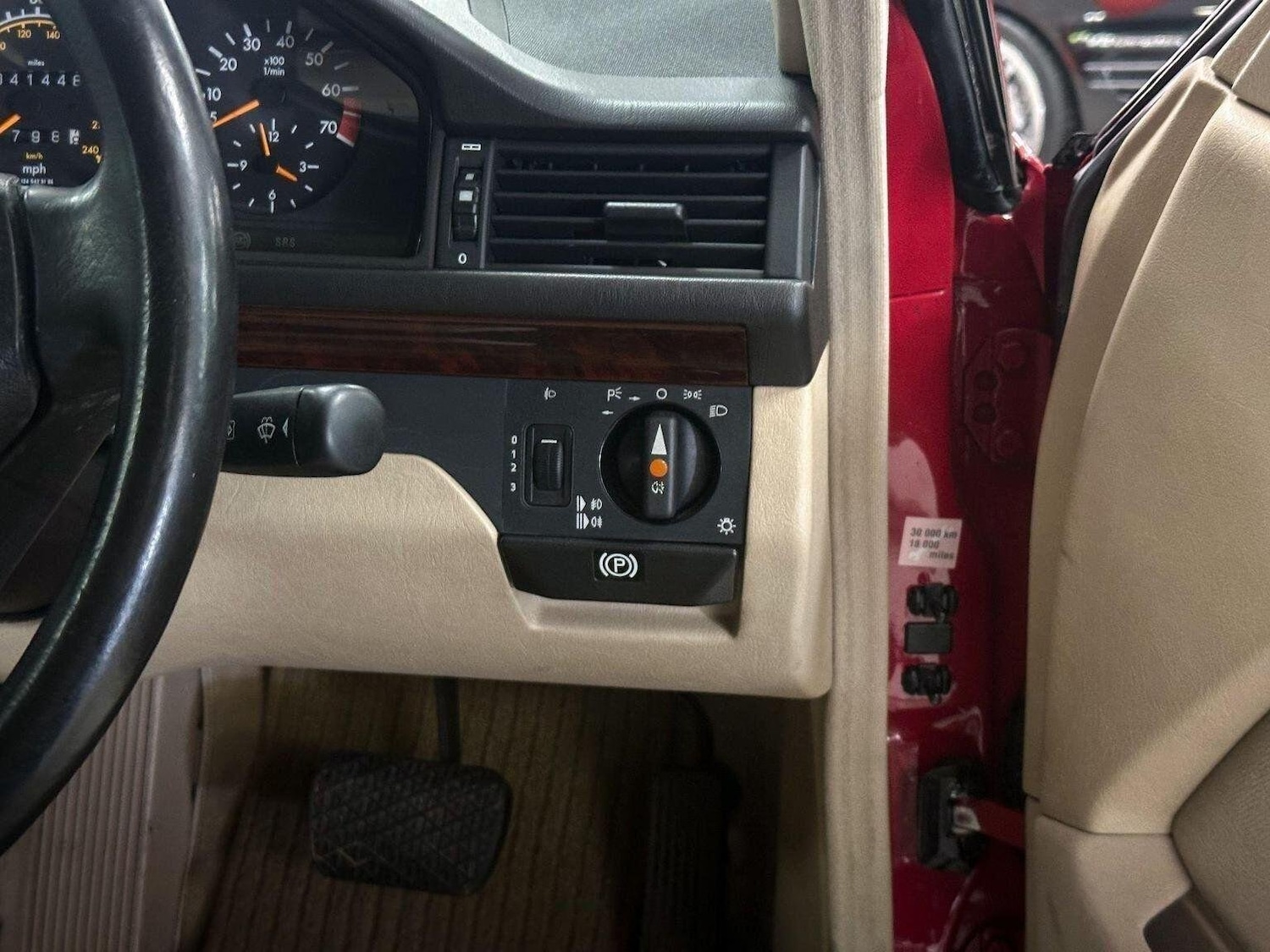 Used Mercedes-Benz E Class 1993 for sale - 76687269: Photo 18