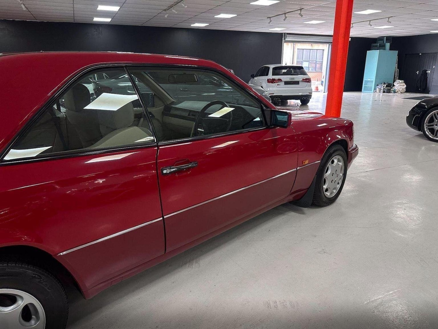 Used Mercedes-Benz E Class 1993 for sale - 76687269: Photo 38