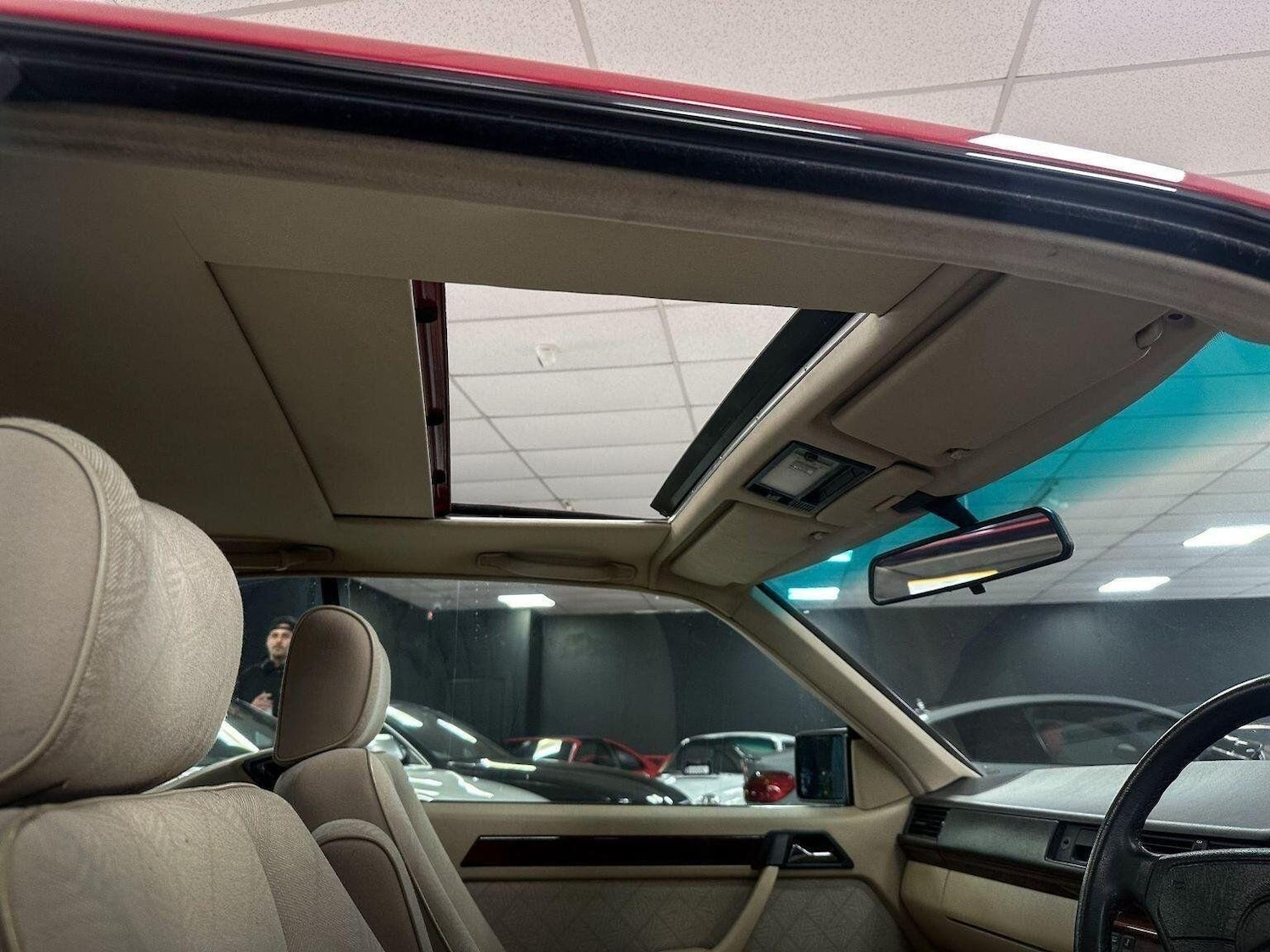 Used Mercedes-Benz E Class 1993 for sale - 76687269: Photo 4