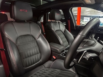 Used Porsche Macan 2022 for sale - 76007379: Photo