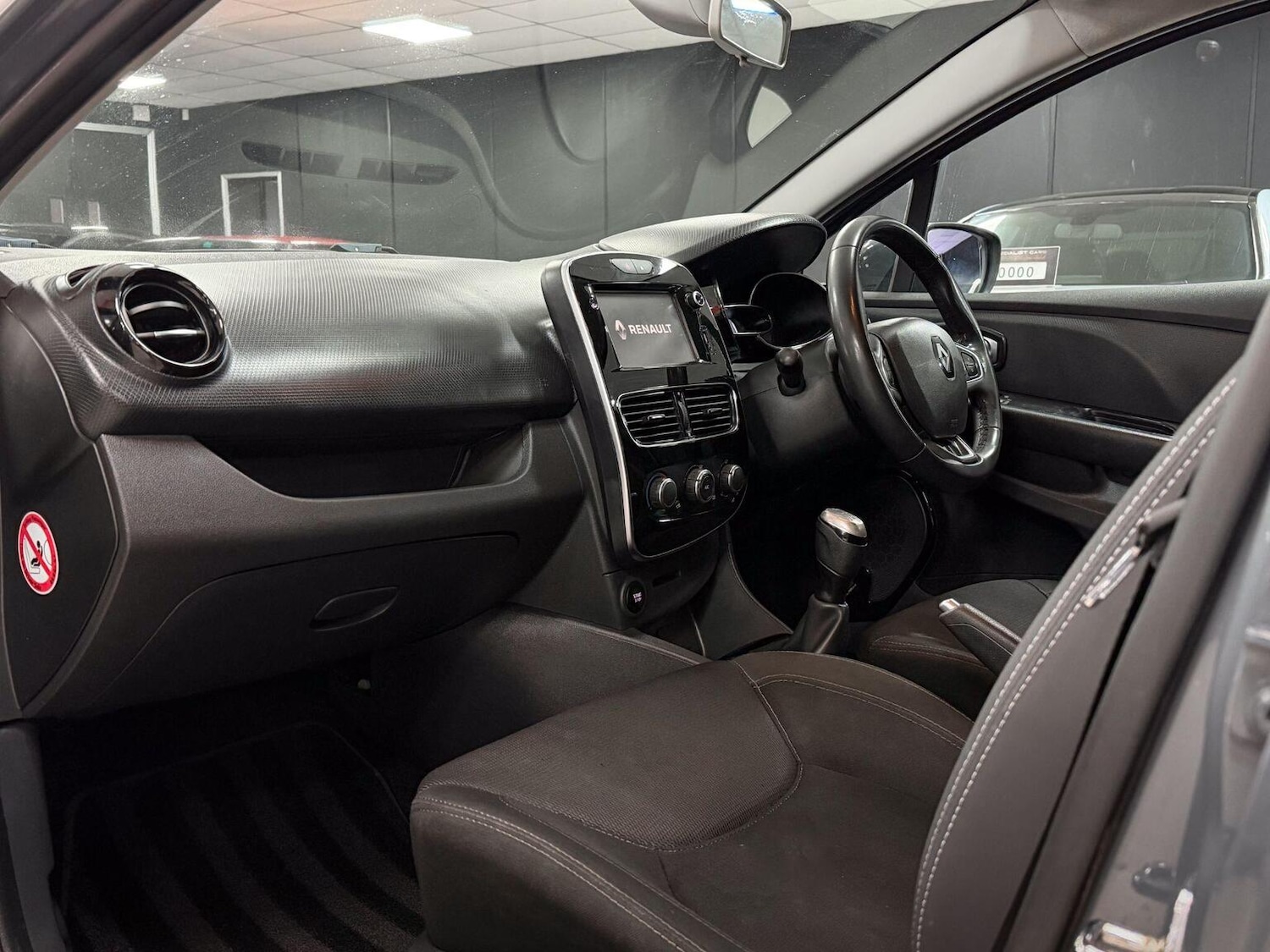 Used Renault Clio 2018 for sale - 76656370: Photo 22