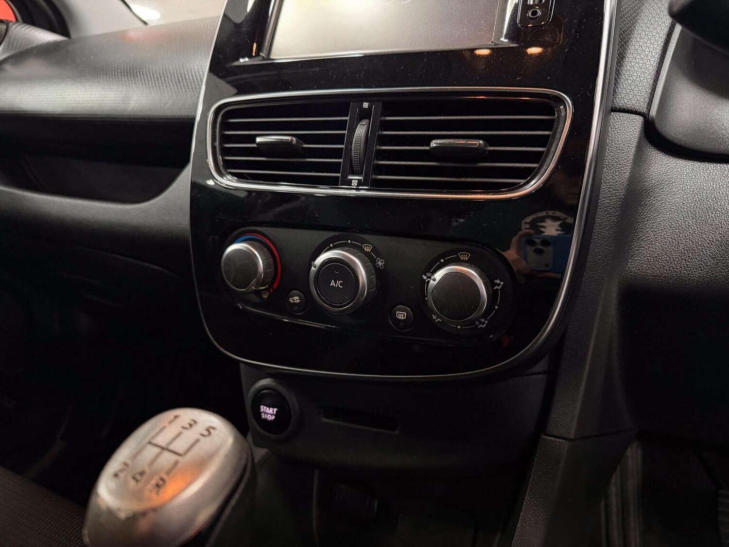 Used Renault Clio 2018 for sale - 76656370: Photo 27