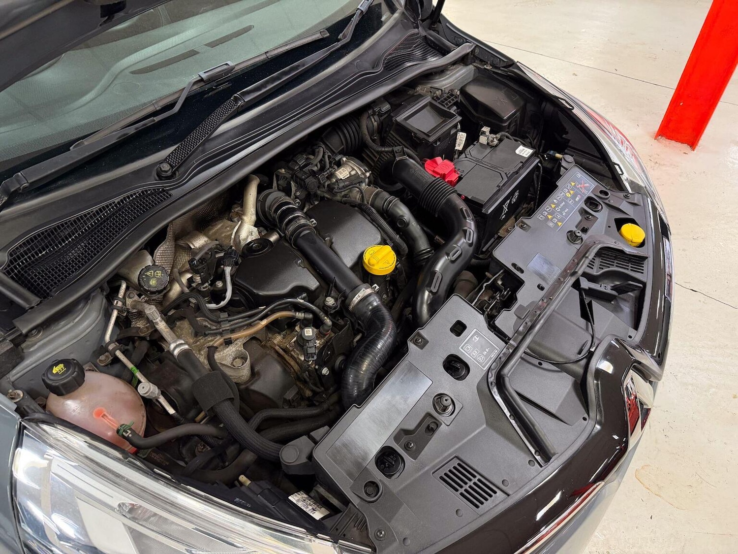 Used Renault Clio 2018 for sale - 76656370: Photo 30