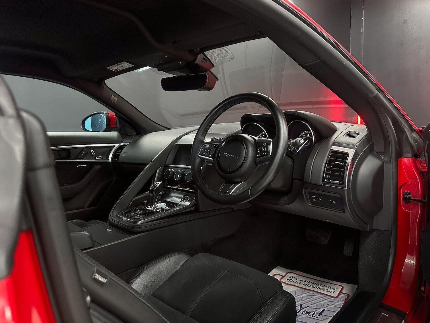 Used Jaguar F-Type 2018 for sale - 76687251: Photo 4