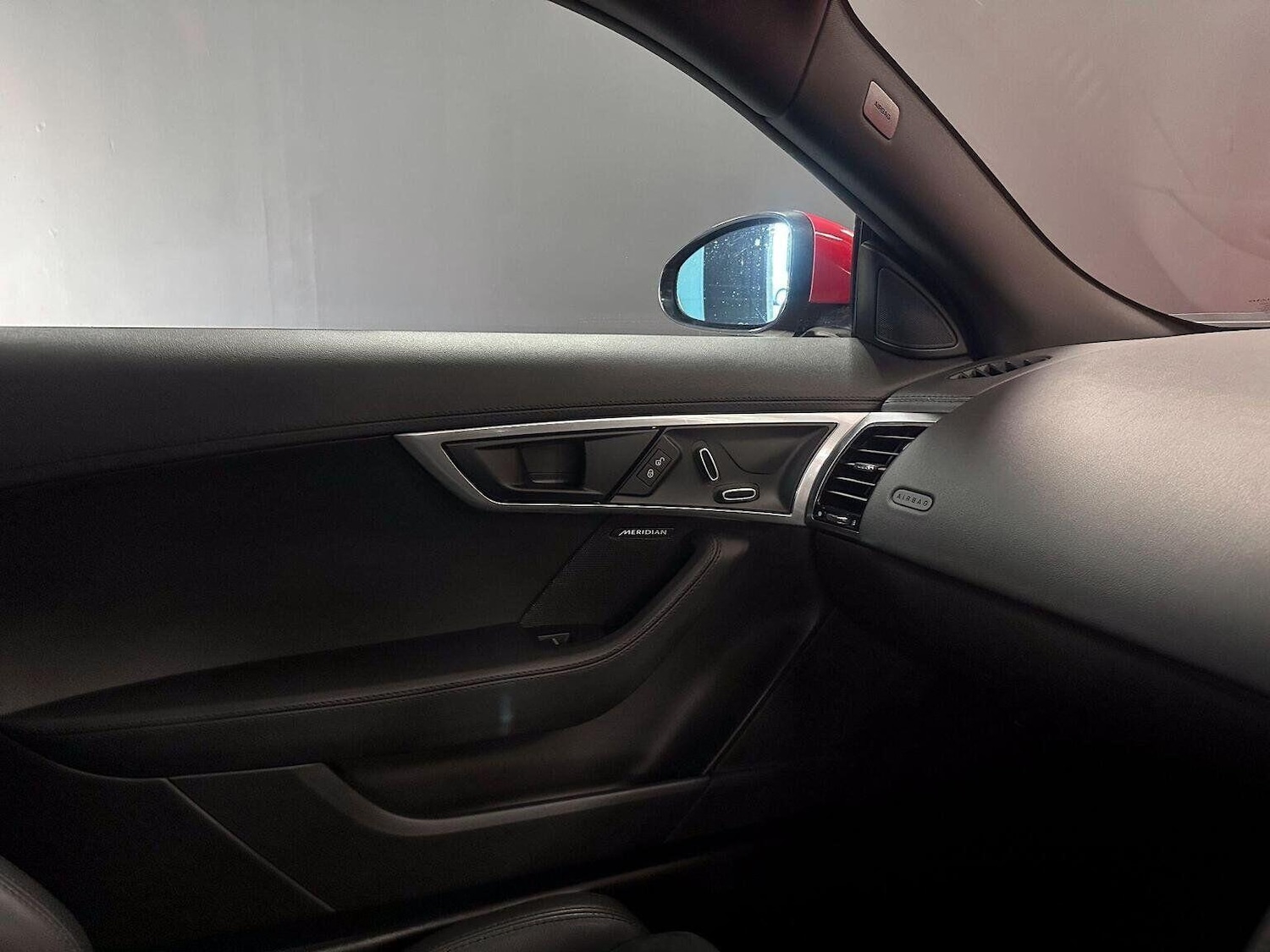 Used Jaguar F-Type 2018 for sale - 76769240: Photo 20