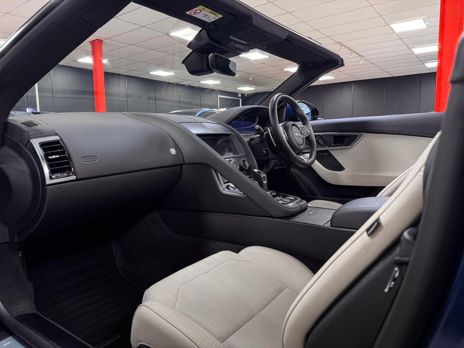 Used Jaguar F-Type 2020 for sale - 77643809: Photo 17