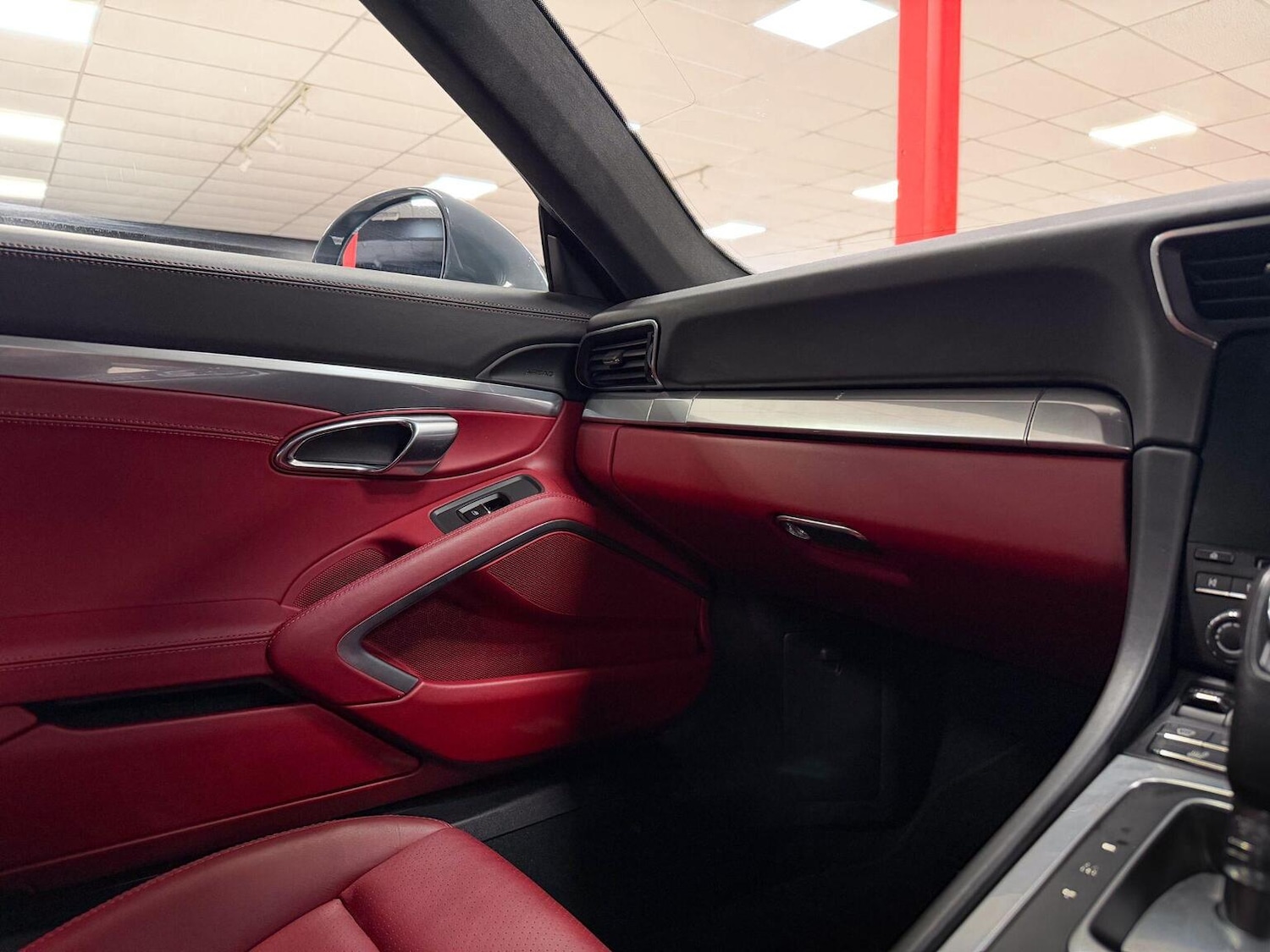 Used Porsche 911 2018 for sale - 77129567: Photo 39