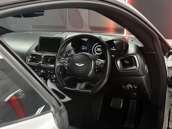 Used Aston Martin Vantage 2020 for sale - 76293224: Photo 4
