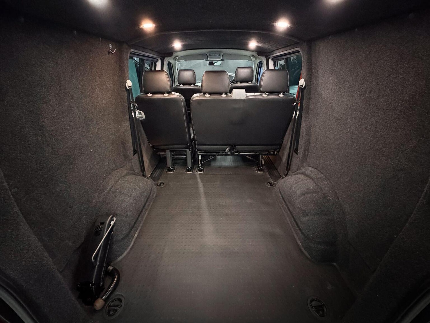 Used Volkswagen Transporter Sportline 2015 for sale - 77465730: Photo 25