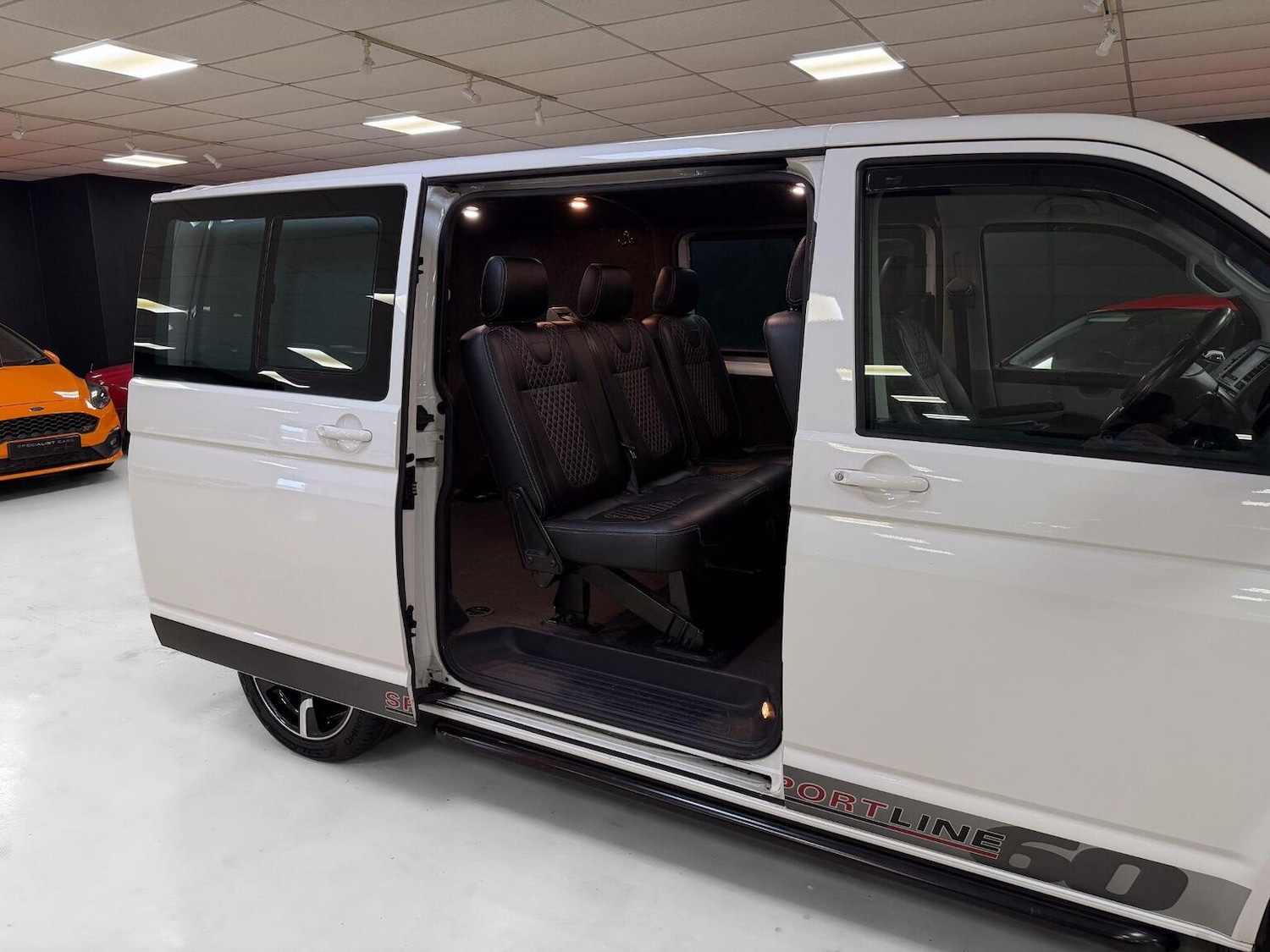 Used Volkswagen Transporter Sportline 2015 for sale - 77465730: Photo 33
