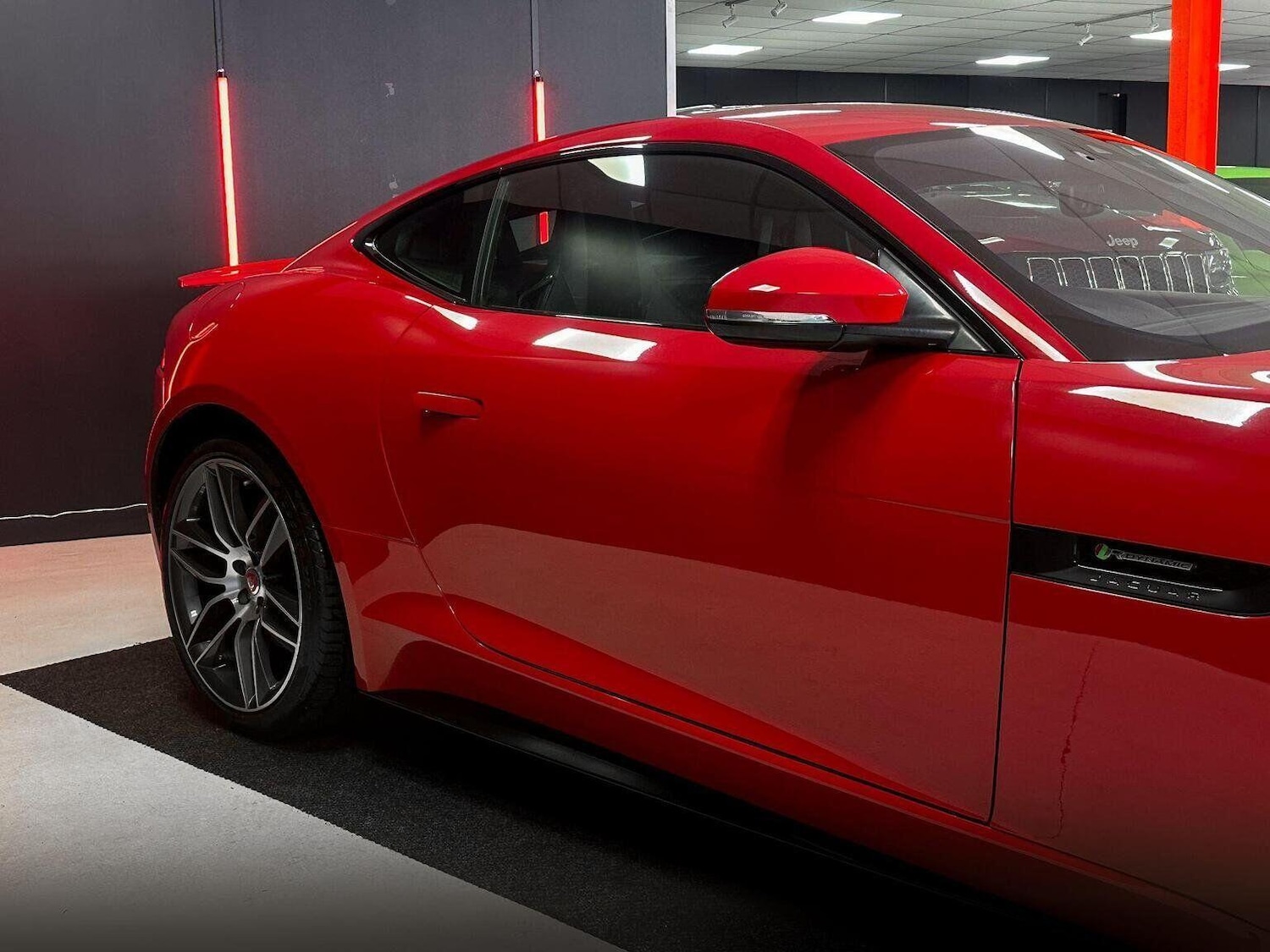 Used Jaguar F-Type 2018 for sale - 76571060: Photo 10