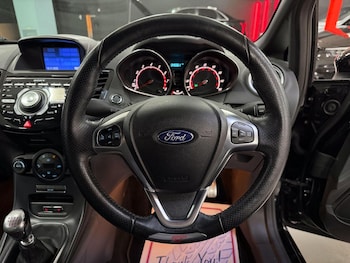 Used Ford Fiesta 2016 for sale - 76656374: Photo